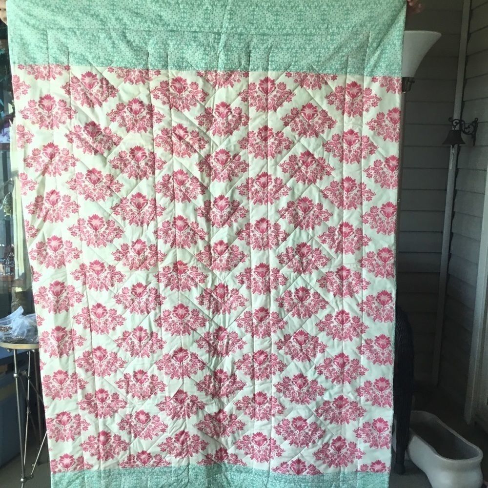 Handmade Quilt. Spring Pinks and Greens Braided - Picture 14 of 16